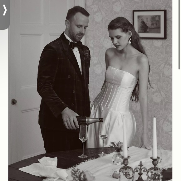 Elegant White Strapless Dress Anthropologie - Picture 5 of 12